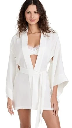 Kiki De Montparnasse Muse Kimono Robe -Eberje Style kikii404141a530 1646260830376 2 0. UX357 QL90